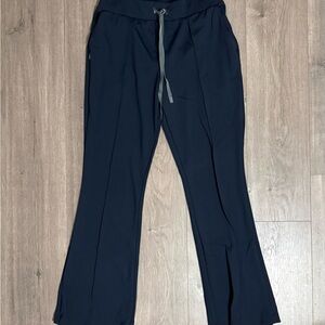 Figs - High Waisted Evanston FORMx Skinny Flare Scrub Pants - Large